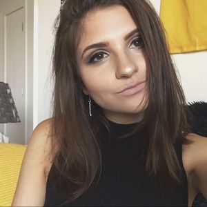 Meet your Posher, Ellena